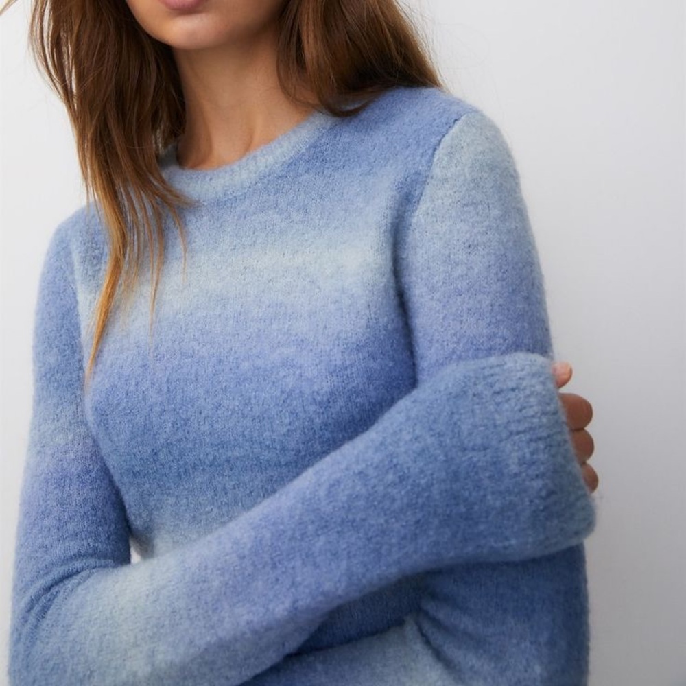 Pull&Bear Blue Ombre Knit Sweater